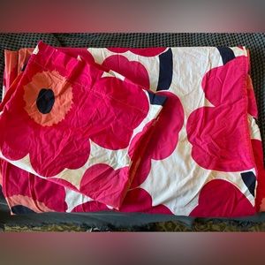 MariMekko Single Duvet Cover, Sham With Serta Warm Down Duvet.